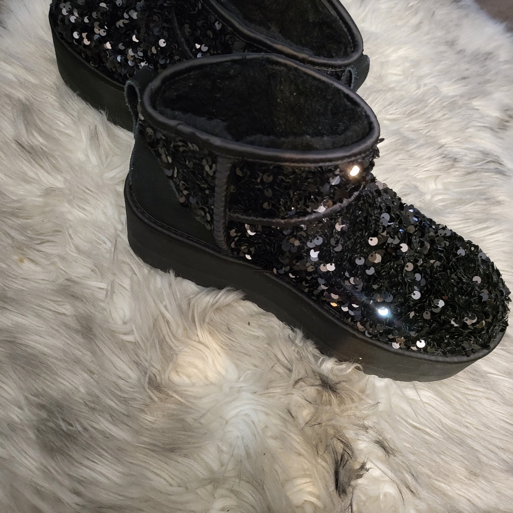  UGG ULTRA MINI GLITTER LOW ANKLE PLATFORM BOOTS - BLACK